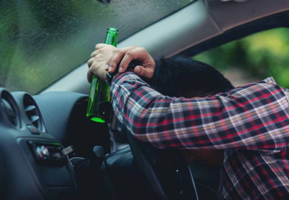 Nieodpowiedzialny 72-latek ignorował zakaz prowadzenia i wsiadł za kółko pod wpływem alkoholu