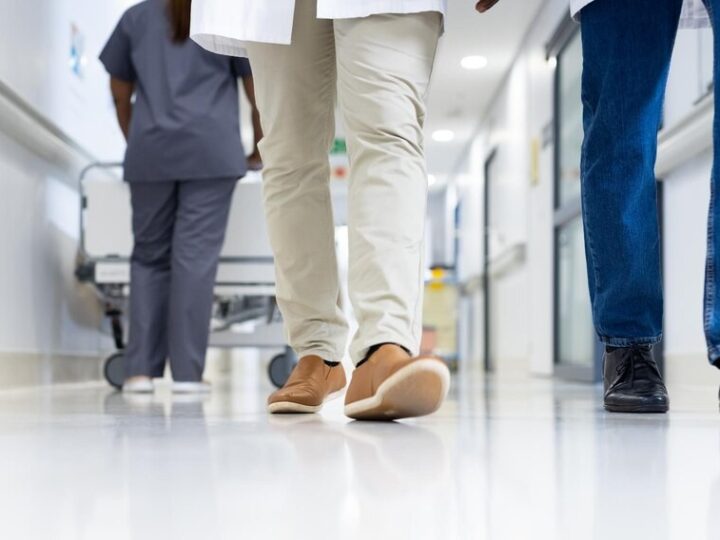 Bezpłatna infolinia wsparcia dla chorych na Alzheimera i ich opiekunów już dostępna