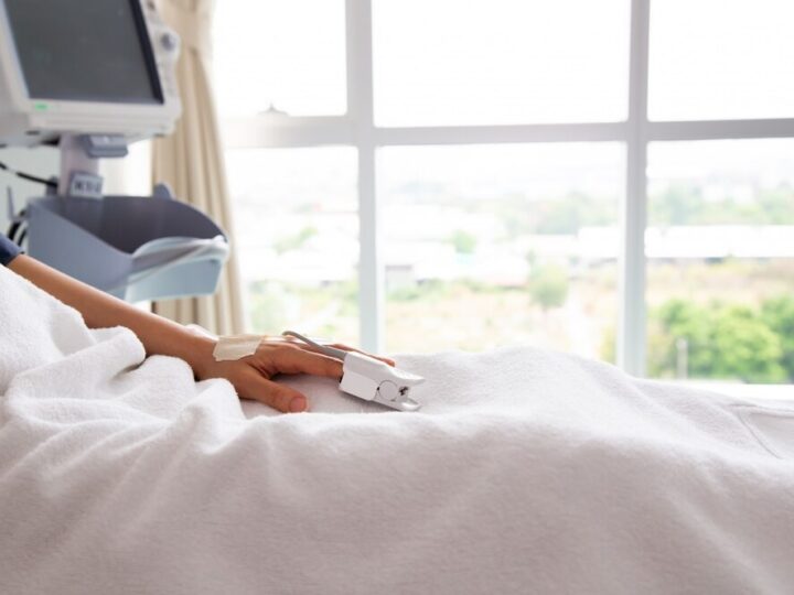 Bezpłatne szczepienia przeciw krztuścowi dla seniorów powyżej 65. roku życia