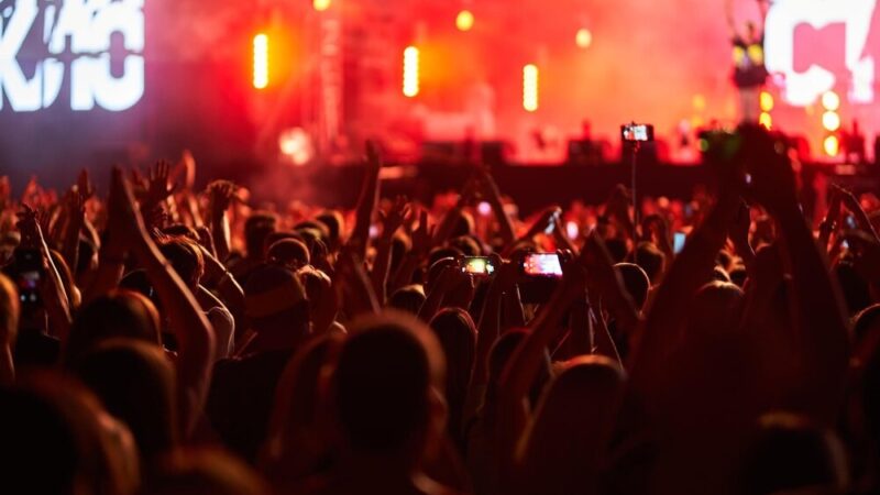 Karwia rozbłysła radością! Niezapomniany wieczór pełen atrakcji i emocji