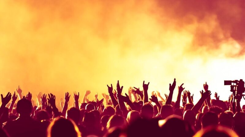 Muzyczne Wibracje nad Morzem: Koncert Dwóch Latarni w Rozewiu