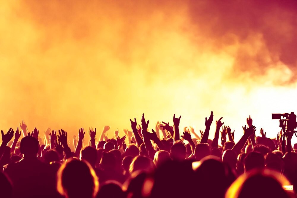 Muzyczne Wibracje nad Morzem: Koncert Dwóch Latarni w Rozewiu