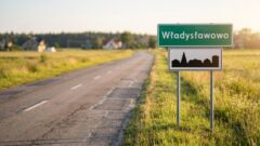 Pierwsze kompozytowe latarnie stanęły na Burtowej